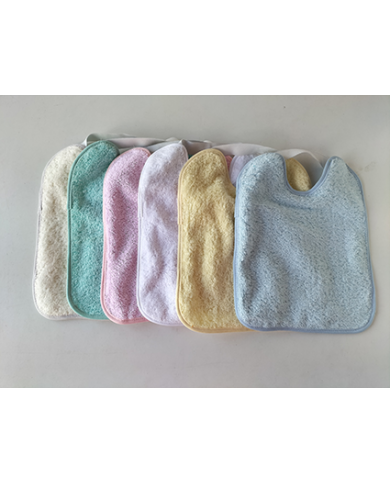 BABERO GOMA CUADRADO PASTEL PLÁSTICO